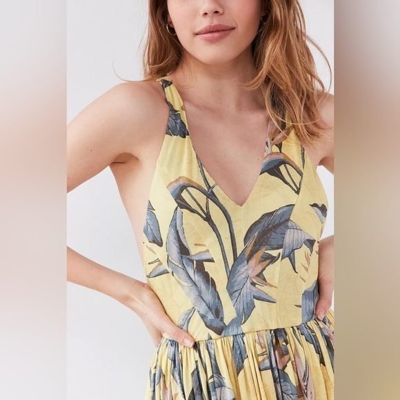 Kimchi Blue Urban Outfitters Akela Yellow Tropical Halter Playsuit Romper Sz XS - Picture 3 of 10